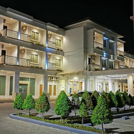 Naka Hotel Kupang Κούπανγκ Εξωτερικό φωτογραφία