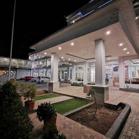 Naka Hotel Kupang Κούπανγκ Εξωτερικό φωτογραφία