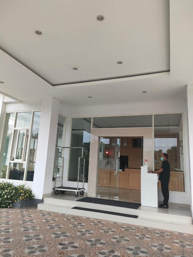 Naka Hotel Kupang Κούπανγκ Εξωτερικό φωτογραφία