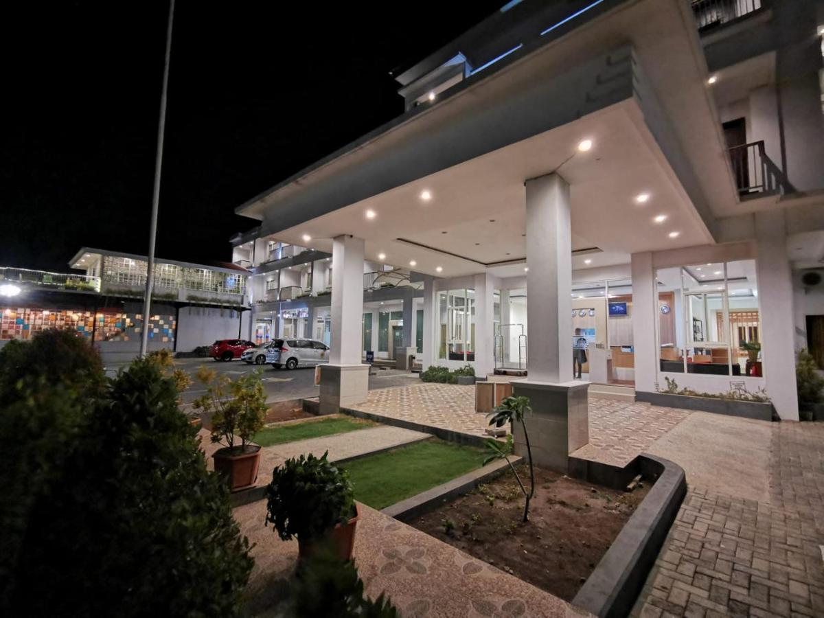 Naka Hotel Kupang Κούπανγκ Εξωτερικό φωτογραφία