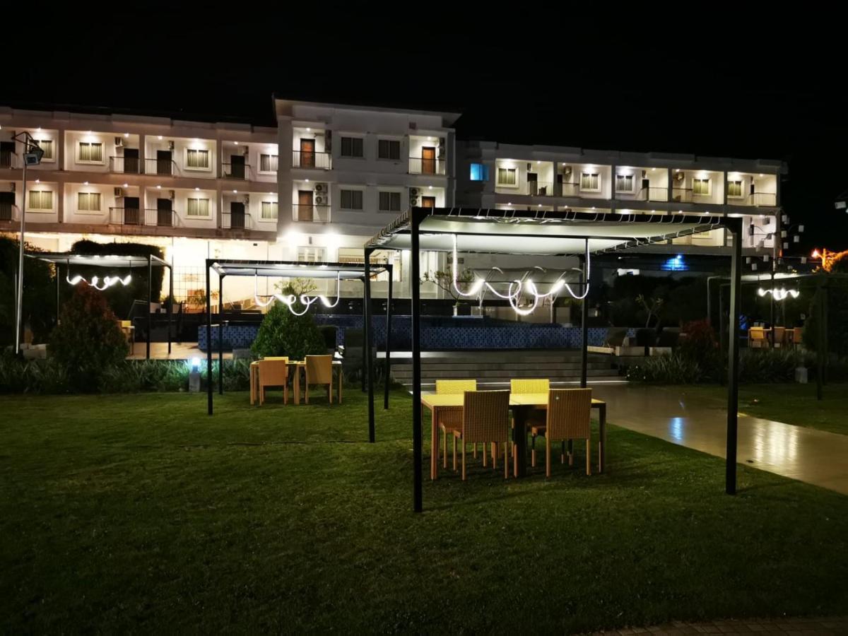 Naka Hotel Kupang Κούπανγκ Εξωτερικό φωτογραφία