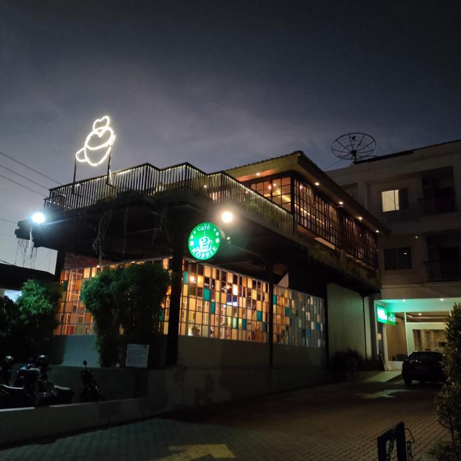 Naka Hotel Kupang Κούπανγκ Εξωτερικό φωτογραφία