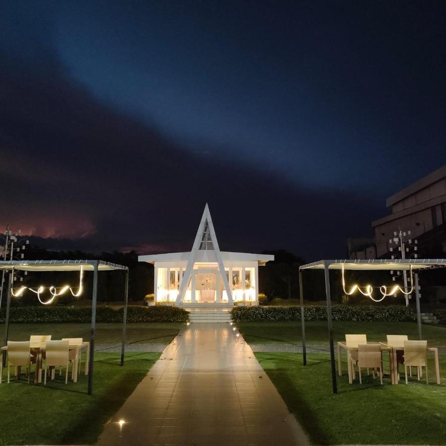 Naka Hotel Kupang Κούπανγκ Εξωτερικό φωτογραφία