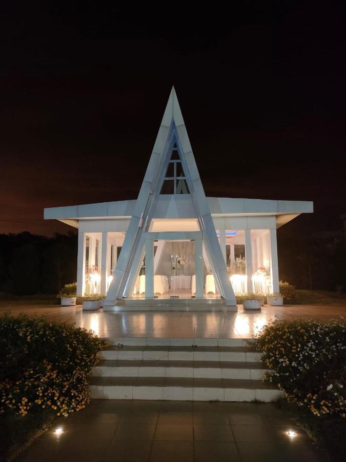 Naka Hotel Kupang Κούπανγκ Εξωτερικό φωτογραφία