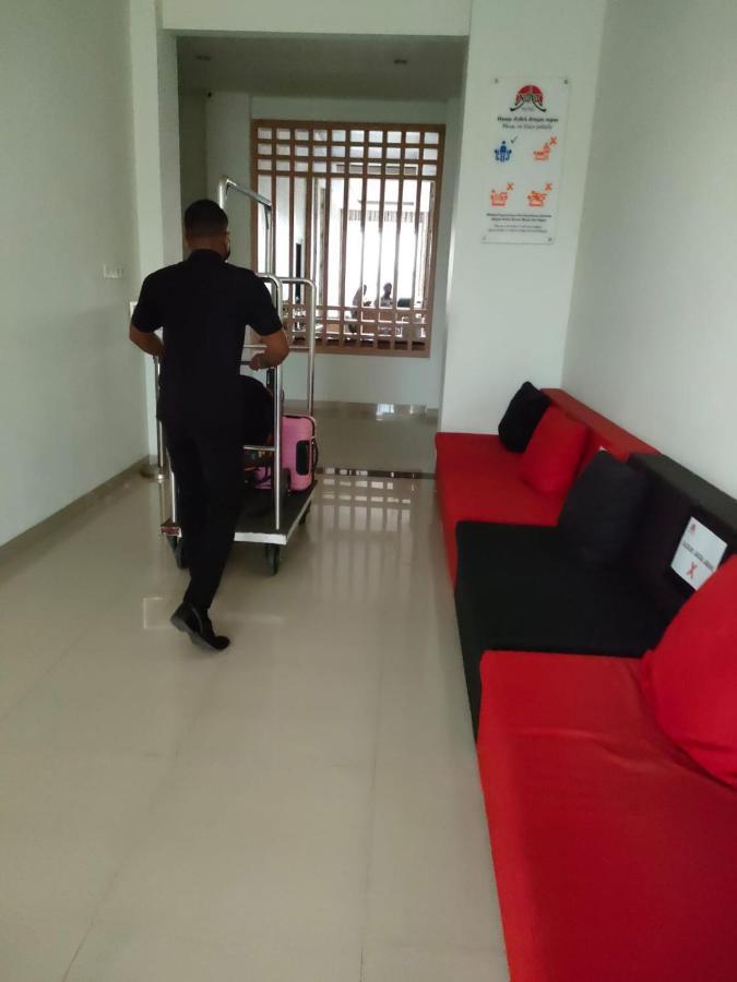 Naka Hotel Kupang Κούπανγκ Εξωτερικό φωτογραφία