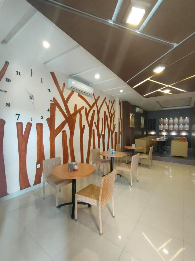 Naka Hotel Kupang Κούπανγκ Εξωτερικό φωτογραφία