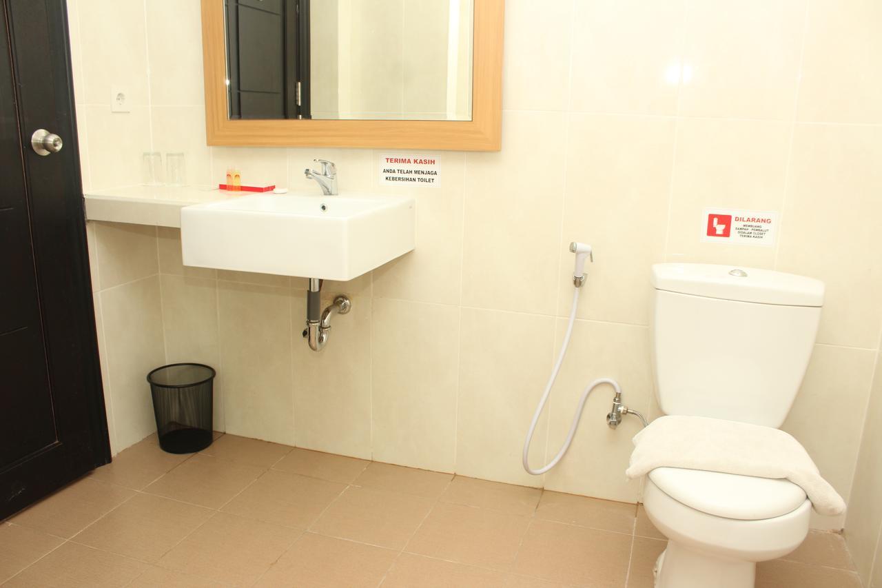 Naka Hotel Kupang Κούπανγκ Εξωτερικό φωτογραφία