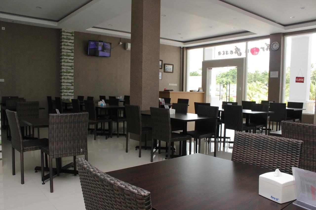 Naka Hotel Kupang Κούπανγκ Εξωτερικό φωτογραφία