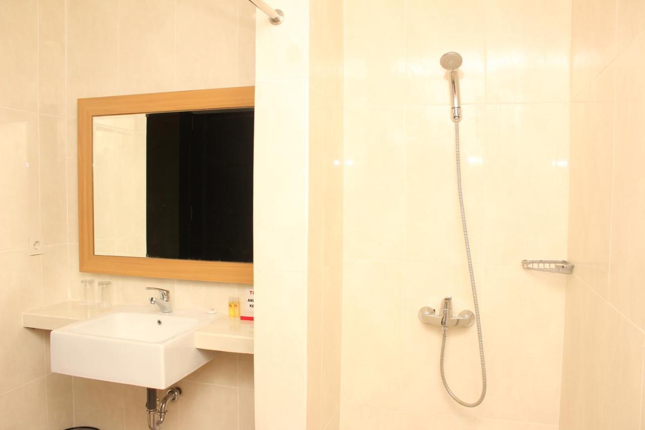 Naka Hotel Kupang Κούπανγκ Εξωτερικό φωτογραφία